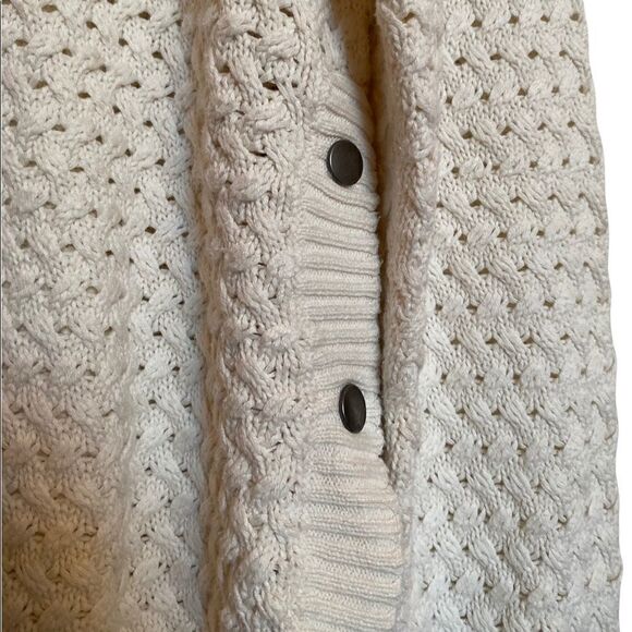 Venus Cream Cableknit Sweater Button Detail Medium - Picture 2 of 5